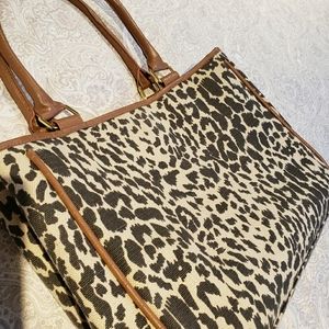 Bag, Canvas Tote Bag In Cheetah Print.